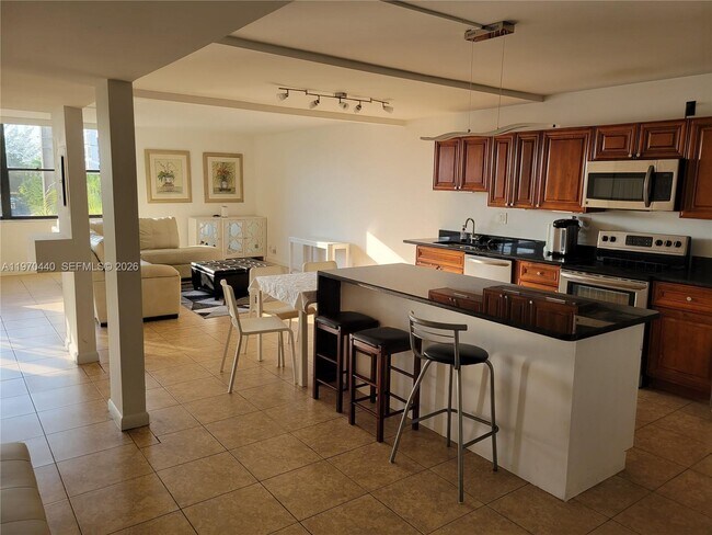 Foto del edificio - 20381 NE 30th Ave