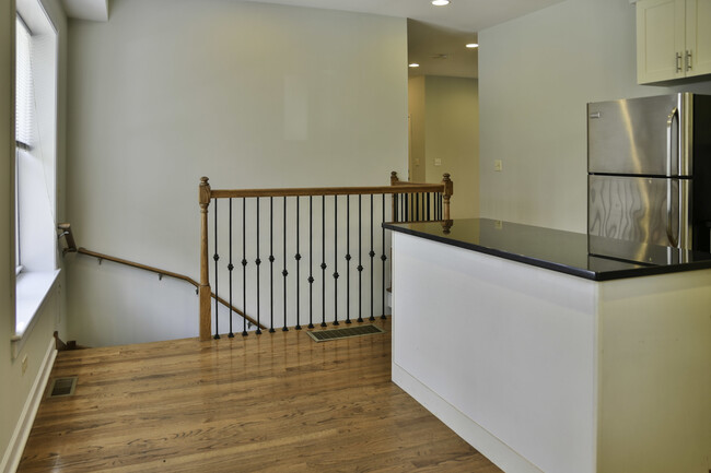 Foto del edificio - 850 W Cornelia Ave