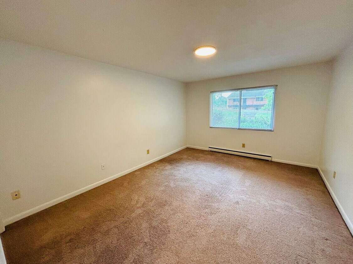 Building Photo - 109-110 Northview Drive