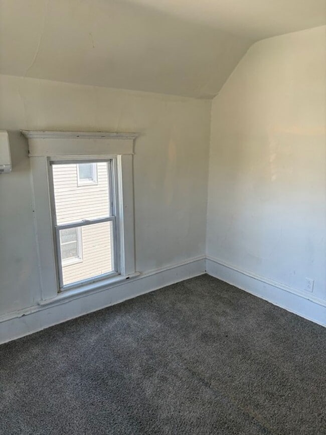 Building Photo - 408 Oak Ave