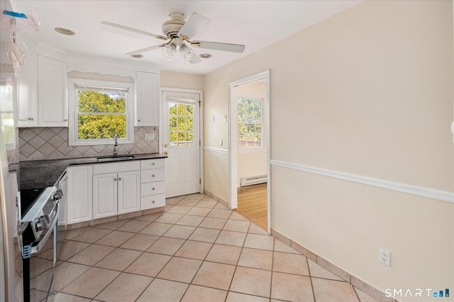 Building Photo - 48 Lanell Dr