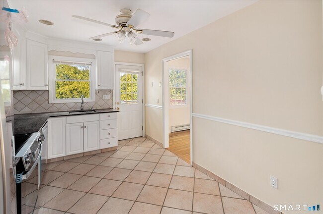 Foto del edificio - 48 Lanell Dr