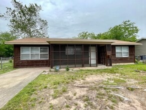 Building Photo - 501 12th Ave SE