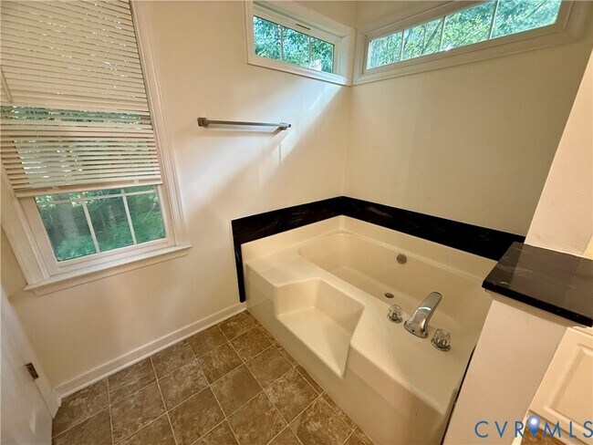 Foto del edificio - 6920 Amstel Bluff Way