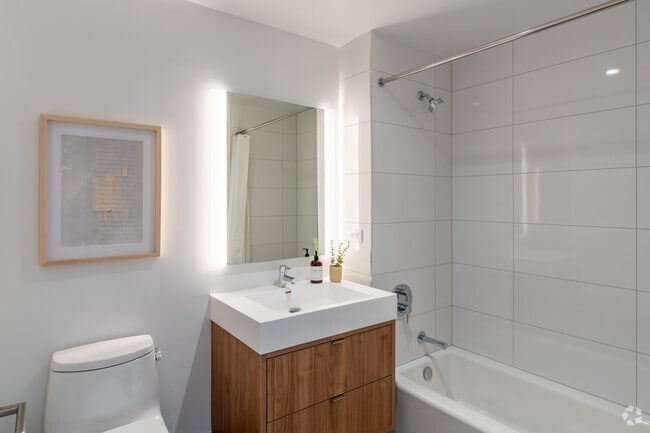 Bathroom - 10 Halletts Point