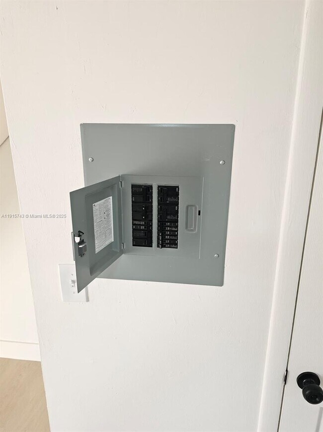 Building Photo - 2287 W 53rd Pl