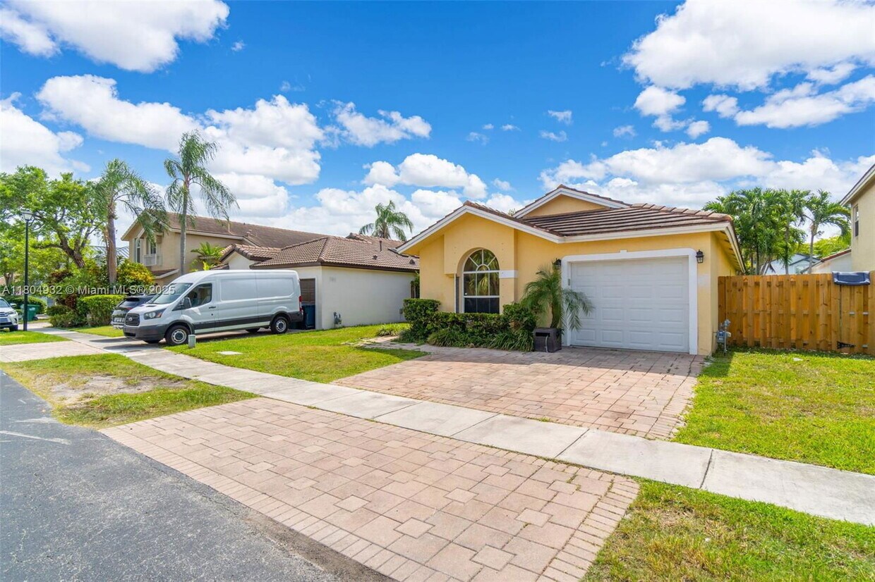 Foto principal - 14761 SW 156th Ave