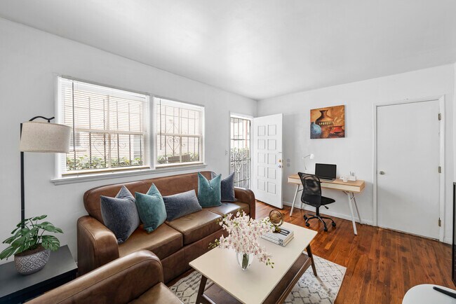 Foto del edificio - 11053 Venice Blvd