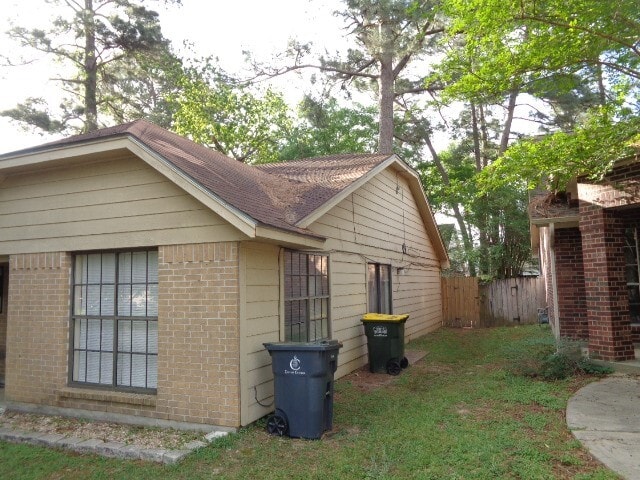 Foto del edificio - 1736 Hazelwood St