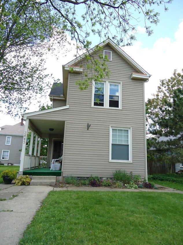Primary Photo - 2445 East Ave
