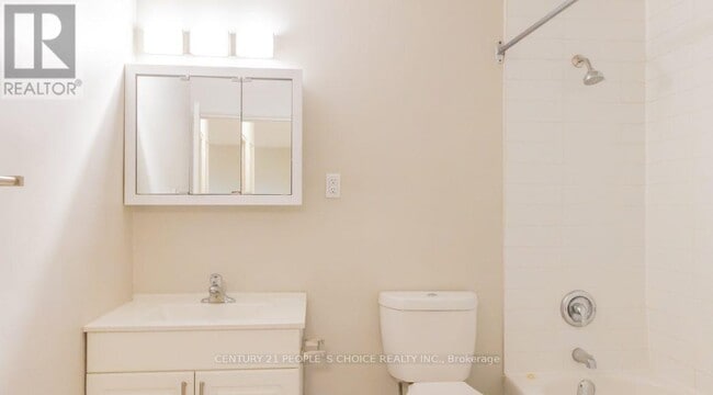 Photo du bâtiment - 1061 Seneca Ave