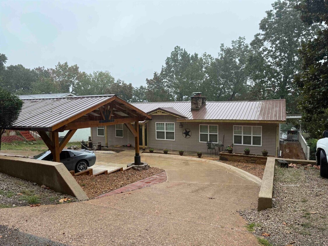 Foto principal - 129 W Lakeshore Dr