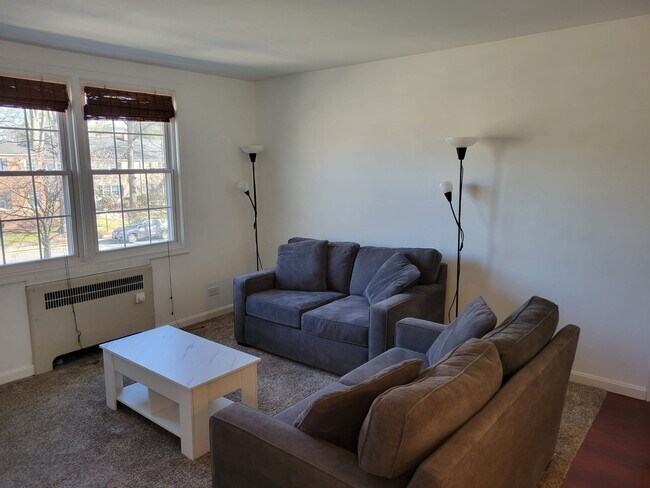 Foto del edificio - 232 N George Mason Dr