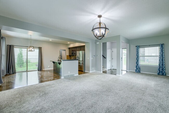 Foto del edificio - Beautiful 4 Bedroom In Elkhorn South!!