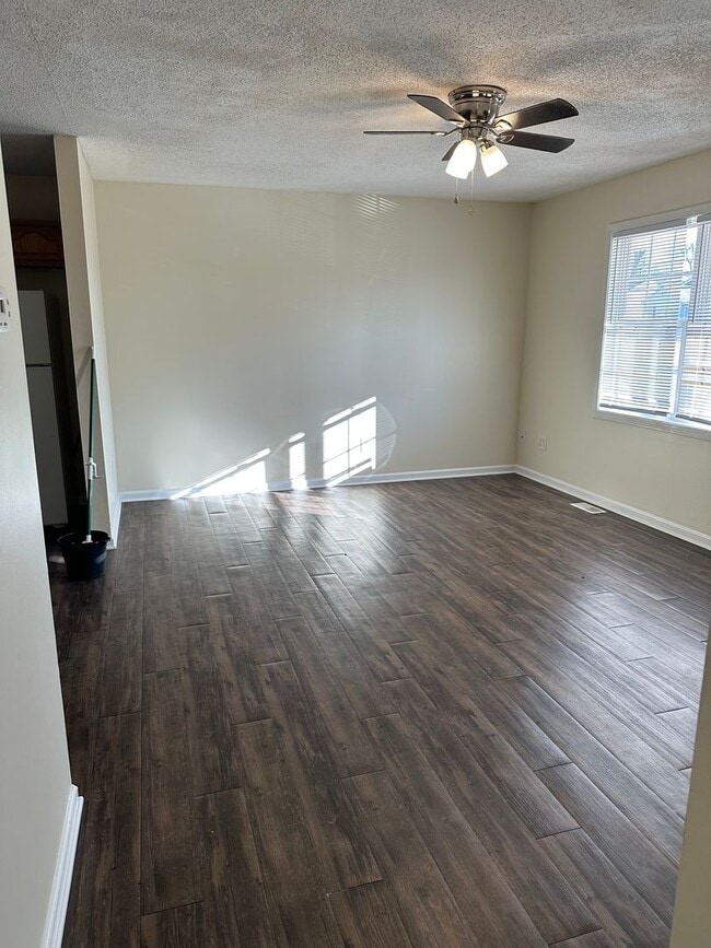 Building Photo - 703-705-705 Providence Rd