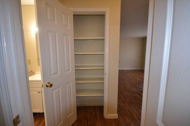 Foto del edificio - Dogwood Apartments