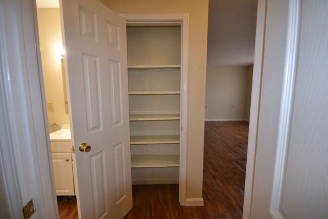 Building Photo - Dogwood Apartments