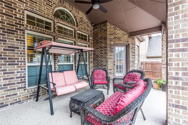 Foto del edificio - 8206 Fallbrook Dr