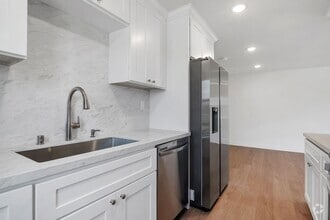 Building Photo - 33751 Silver Lantern St