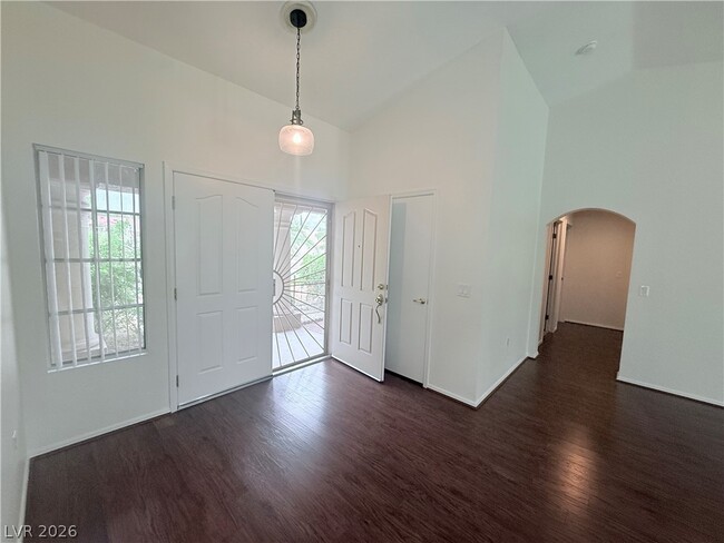 Building Photo - 9709 Blue Bell Dr