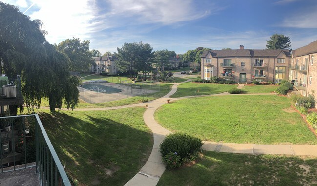 Vista desde el balcón - 107 Oak Ln