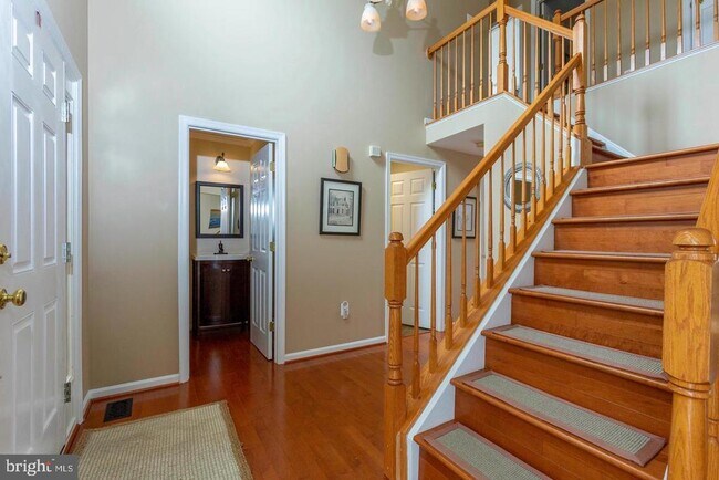 Foto del edificio - 53 Crestwood Ln