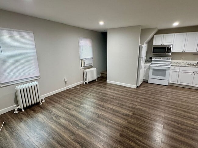 Jane Development Associates (R) - Jane Development Associates (R) Apartment
