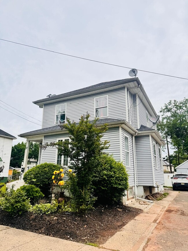 Building Photo - 57 Quentin Ave