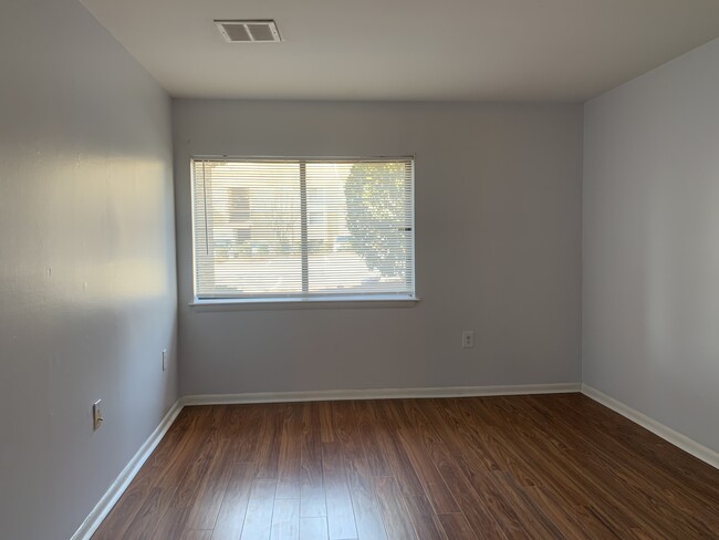 Building Photo - 4823 Spring Lake Dr