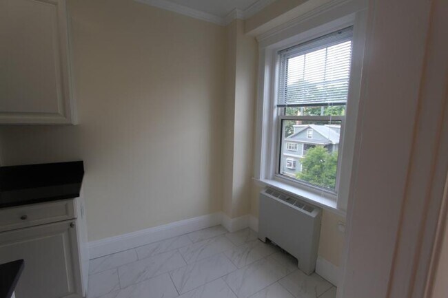 Building Photo - 3.0 bedroom in Cambridge Massachusetts 02138