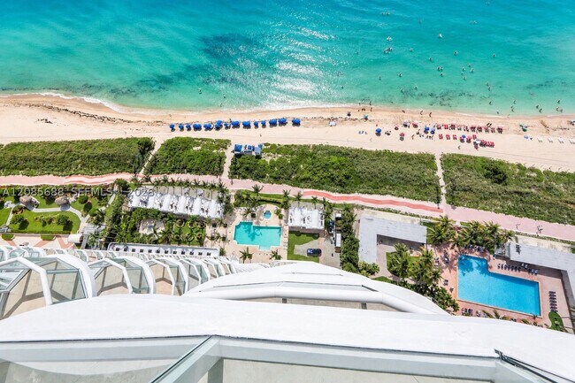 Foto del edificio - 6365 Collins Ave