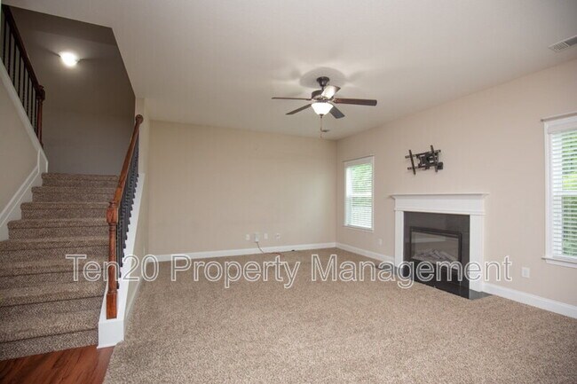 Foto del edificio - 4883 Wisteria Ln