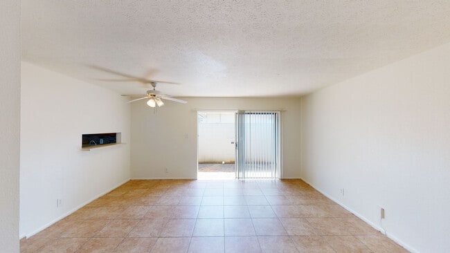 Interior Photo - Summit West