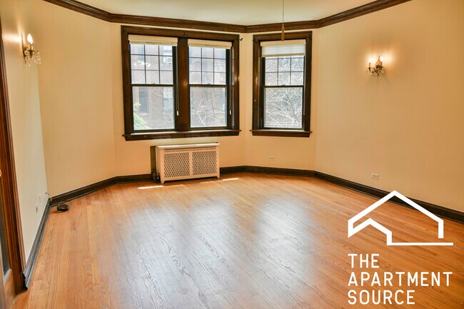 Building Photo - 4519 N Wolcott Ave