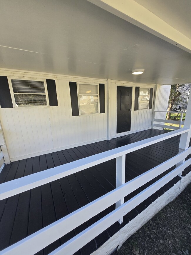 Photo - Affordable 1 Bedroom - Utilities Included Apartment