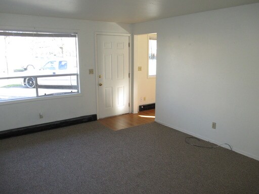 Foto del edificio - 1585 Broadway St NE