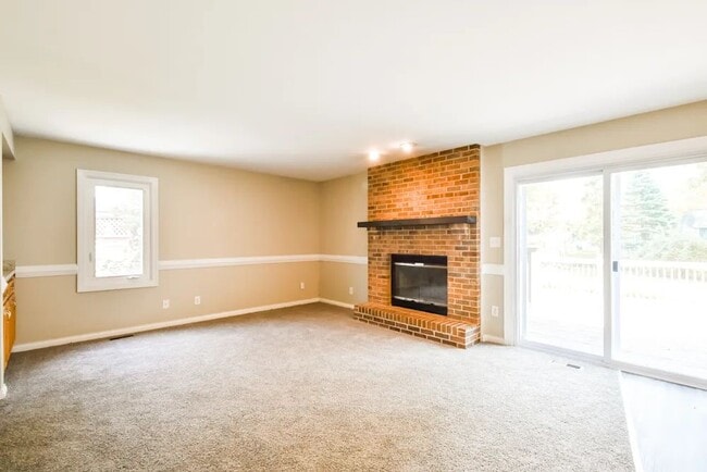 Building Photo - 1707 Jennifer Ln