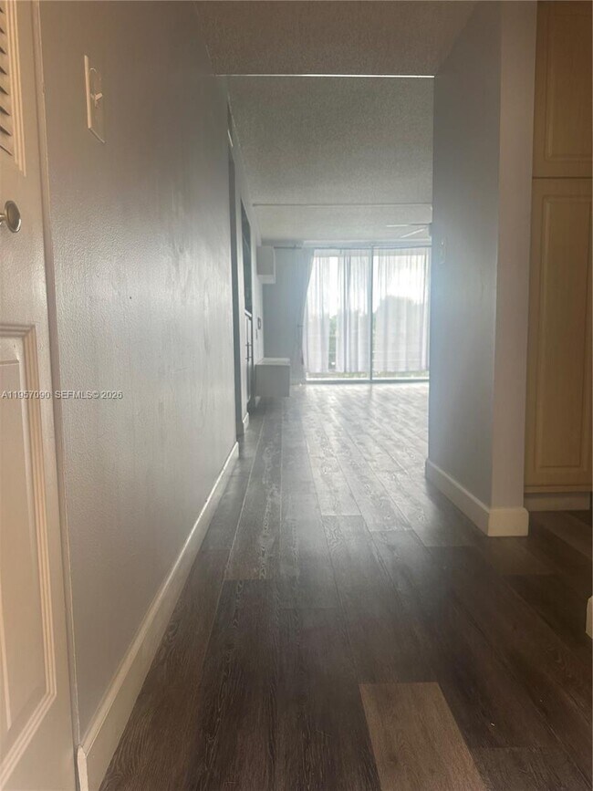 Building Photo - 410 NW 68th Ave