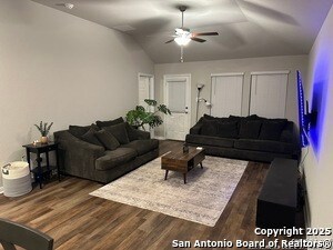 Foto del edificio - 6235 Willow Point Blvd