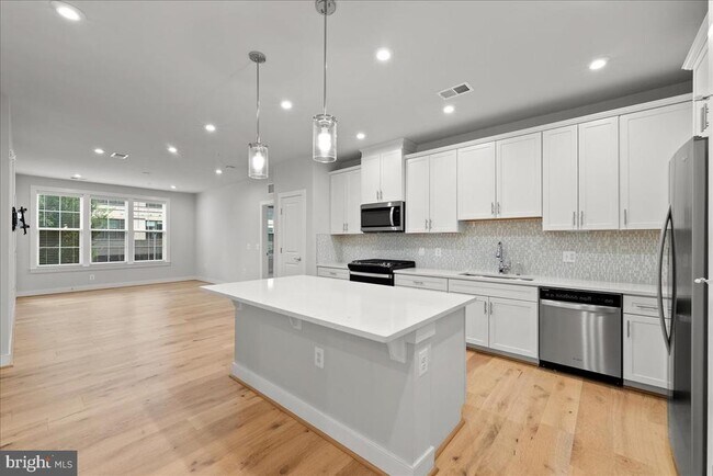 Foto del edificio - 2320 Field Point Rd
