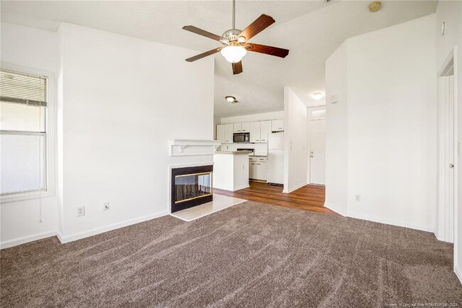 Building Photo - 983 Stewarts Creek Dr