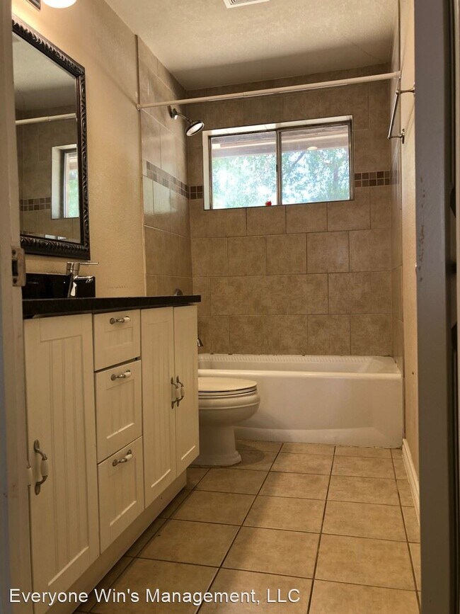 Building Photo - 3 br, 2 bath House - 1406 Addington Street