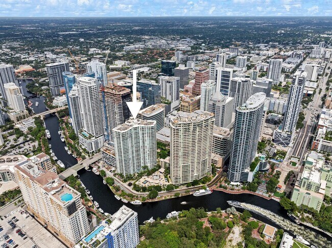 Foto del edificio - 347 N New River Dr E