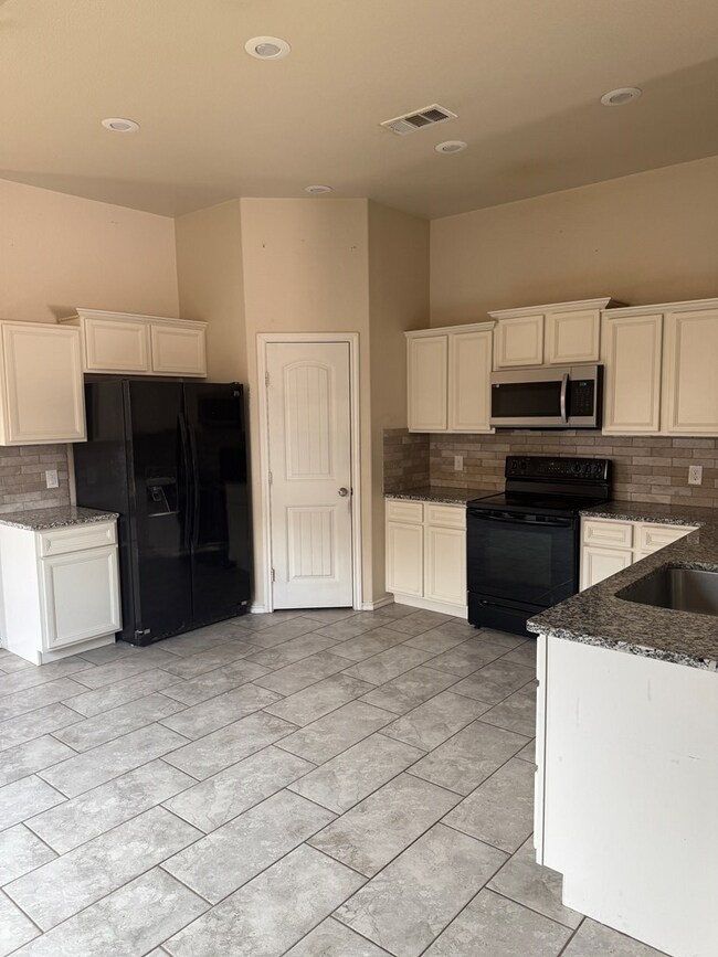 Building Photo - 9209 Sagebrush Ave