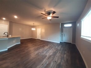 Building Photo - 9864 Grosbeak Ln