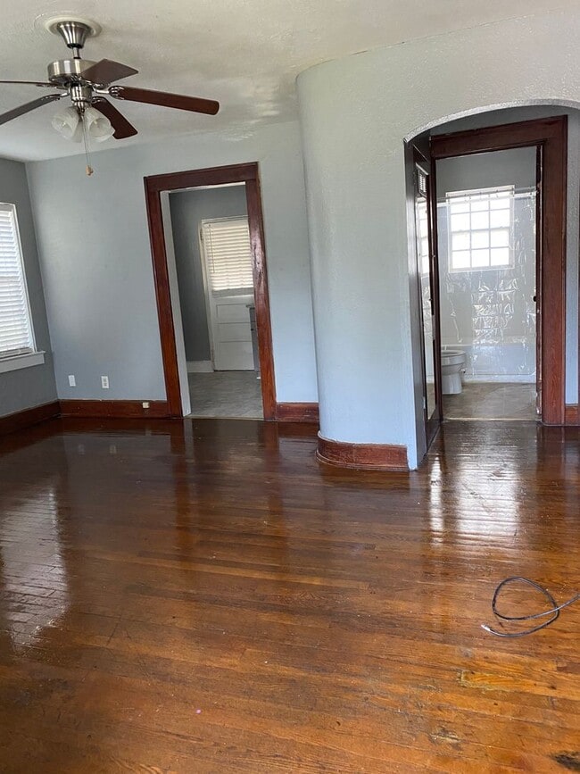 Building Photo - NEAR TMH/LEON HIGH