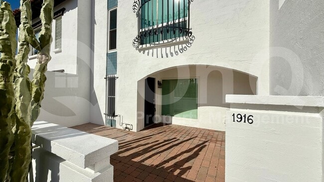 Building Photo - 1916 E Medlock Dr