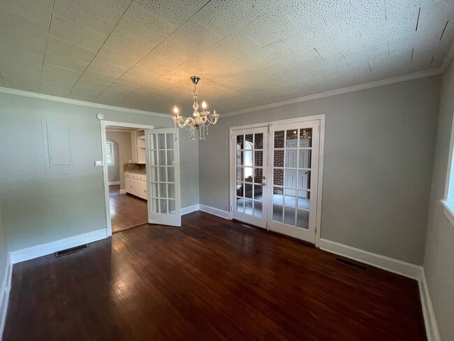 Foto del edificio - Quaint Apartment Near Downtown Carrollton