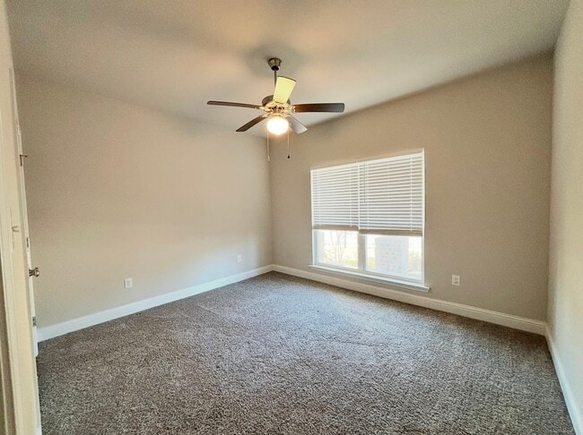 Building Photo - 5490 Overland Dr