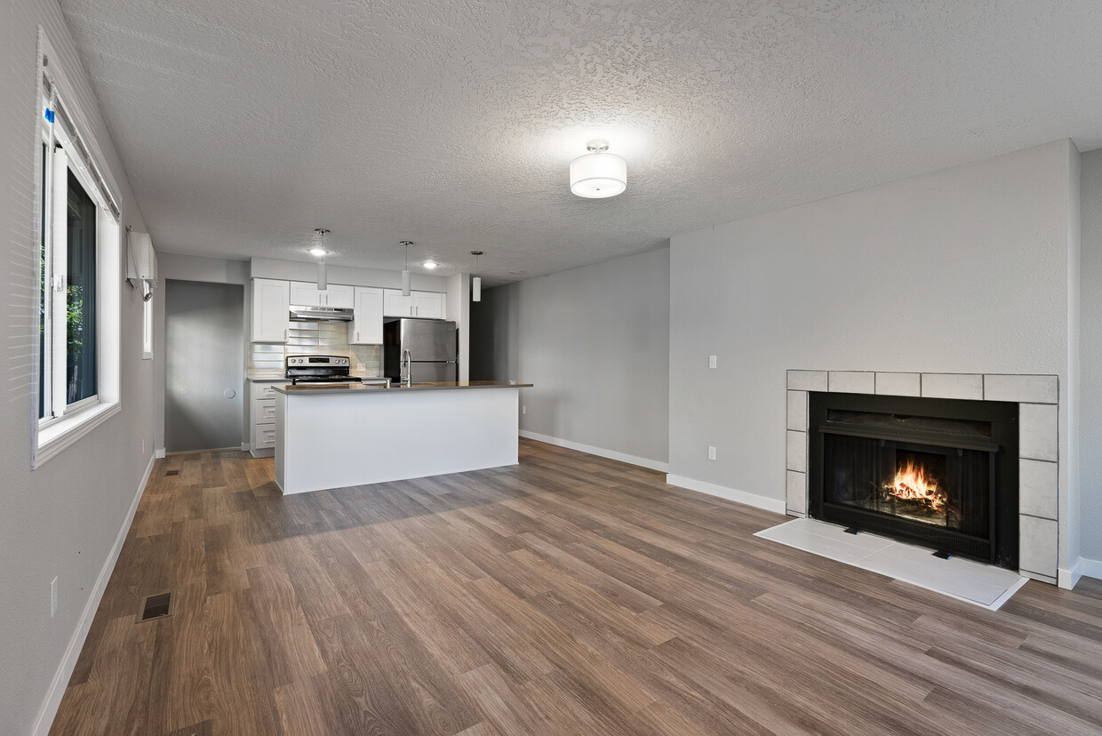 Primary Photo - 1016 E Sanson Ave